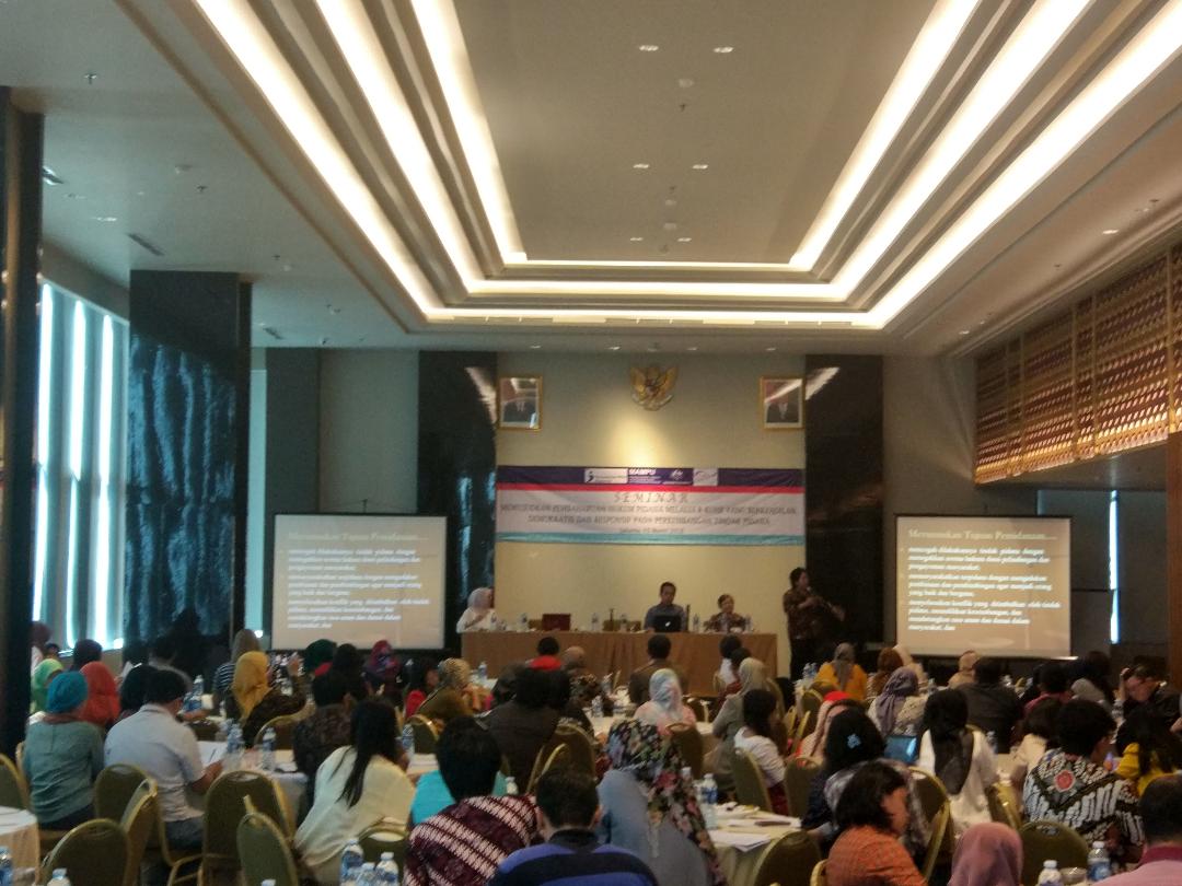 R-KUHP BERBAHAYA DAN MERUGIKAN PEREMPUAN?